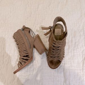 Dolce Vita nude booties
